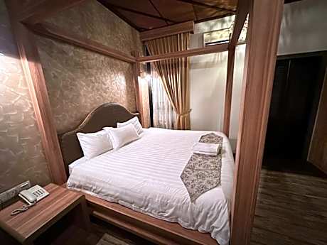 King Room with Garden View
