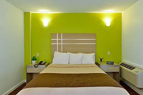 Standard Queen Room with Shower