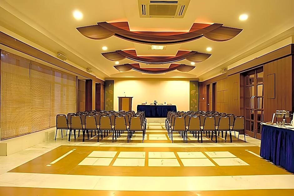 Plaza Inn Business Hotel