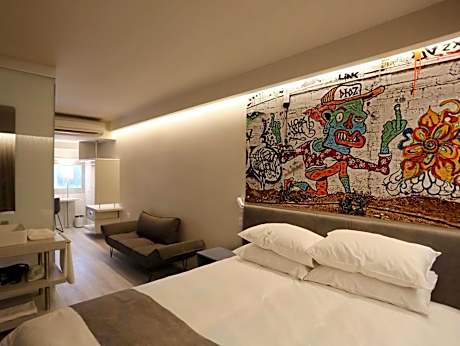 XL Room (3 Adults)