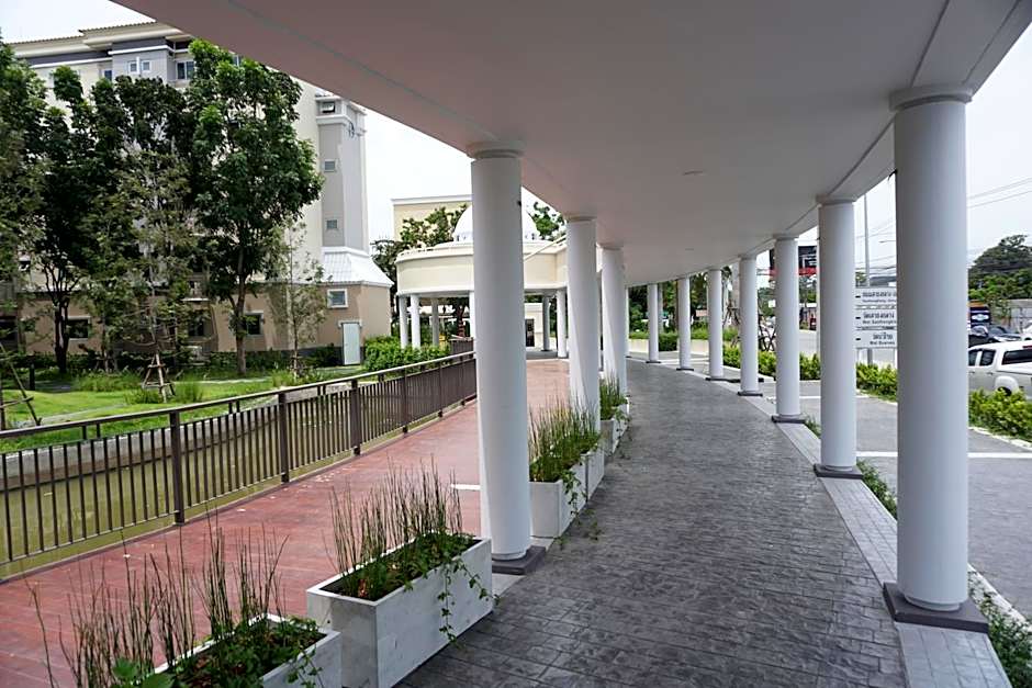 The Green View Hotel