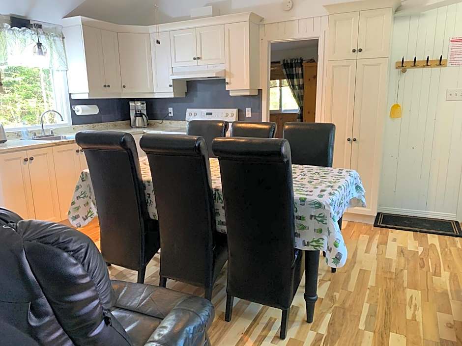 Aux Pignons Rouges Camping & Chalets