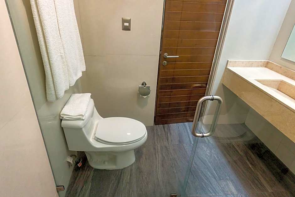 LA LOMA SUITES