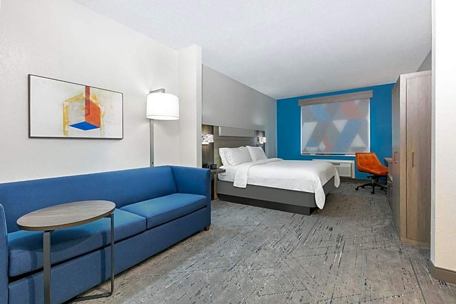 Holiday Inn Express Hotel & Suites Winnie By IHG