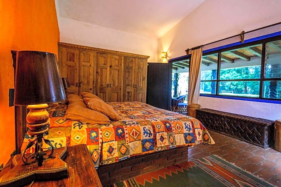 Lago Sol Hotel & Suites