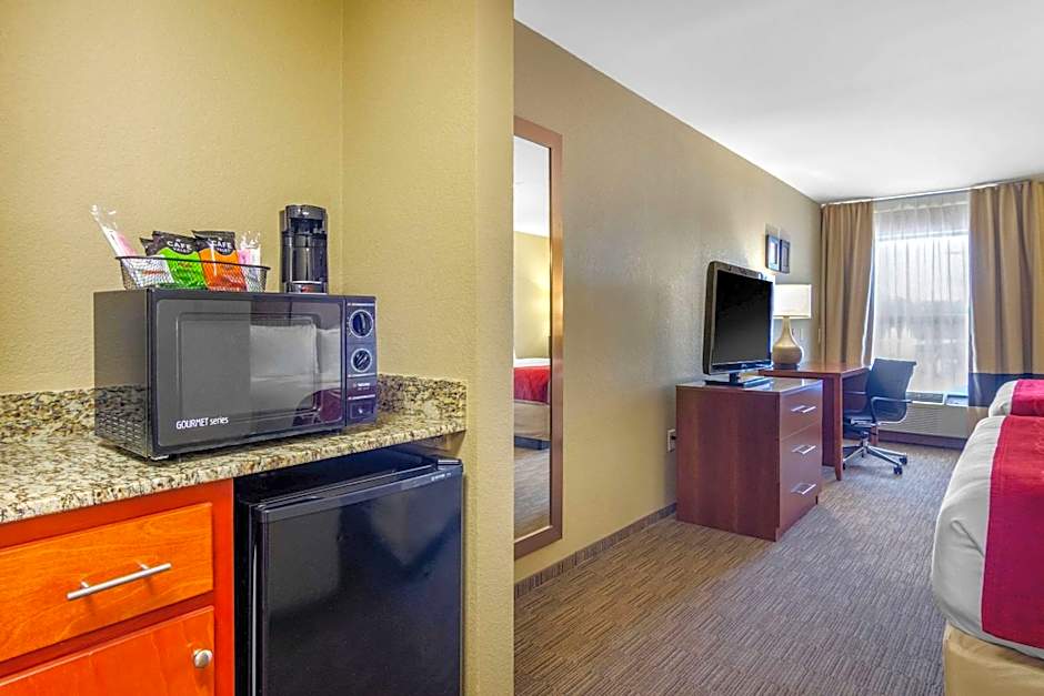Comfort Inn & Suites LaGrange East