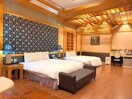 Deluxe Quadruple Room