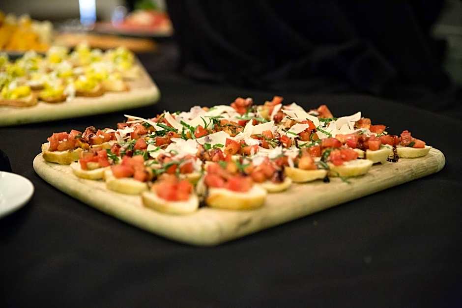 Holiday Inn Hotel & Suites Bloomington Airport By IHG