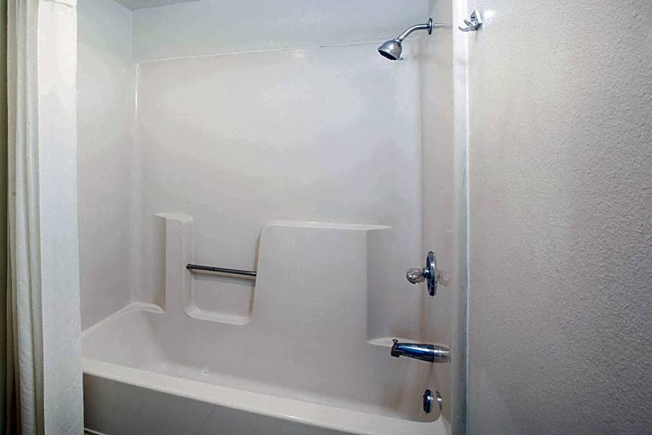 Super 8 by Wyndham Malvern