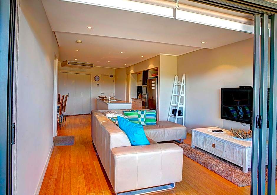 Beach Karma - Three-Bedroom Beachside Escape with Heated Communal Pool in Agnes Water