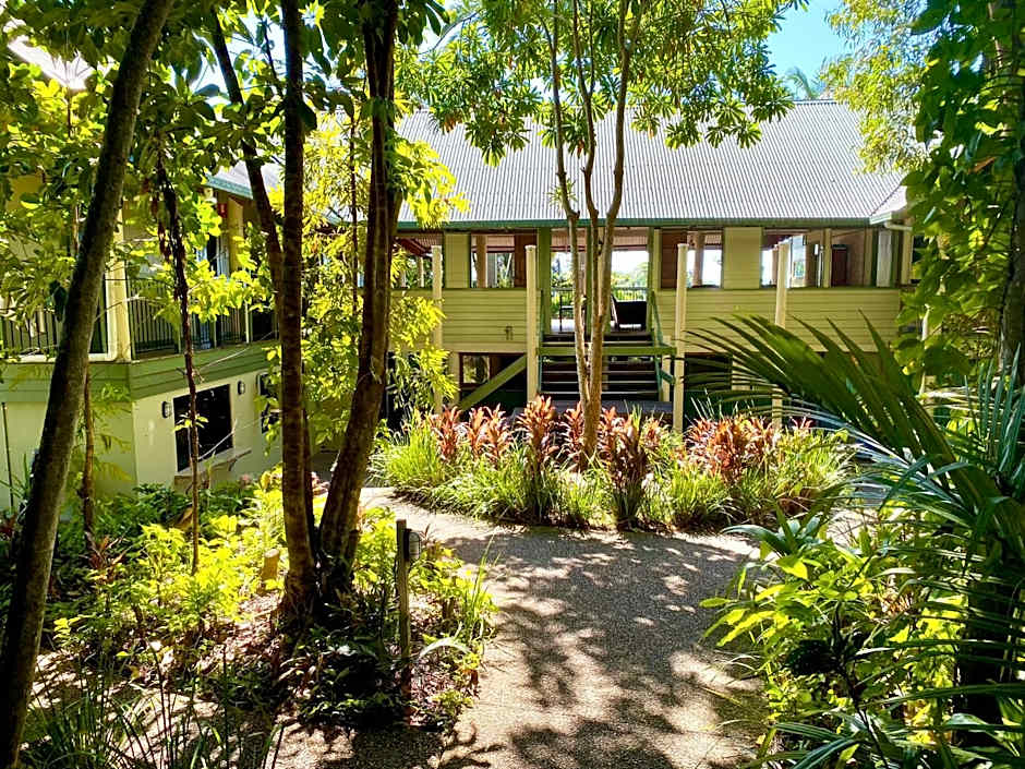 Jackaroo Treehouse Rainforest Retreat