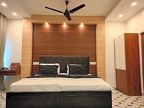 Deluxe Family Room