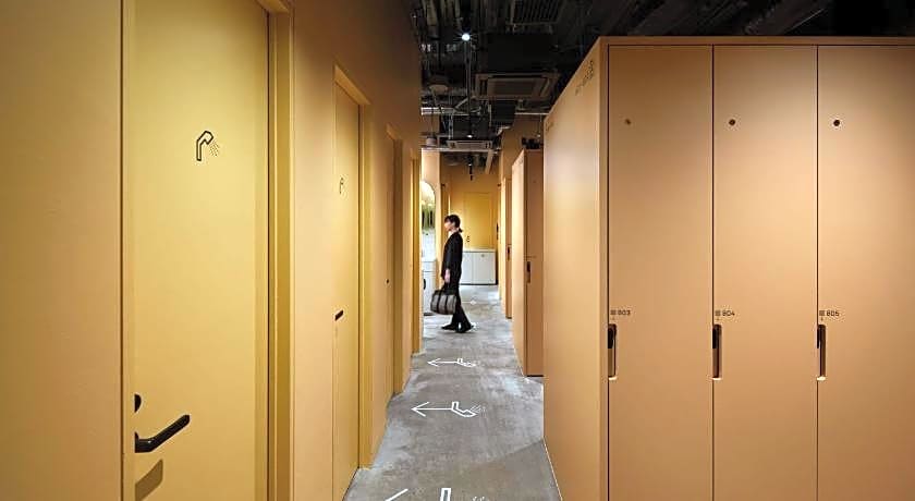 9h nine hours woman Shinjuku