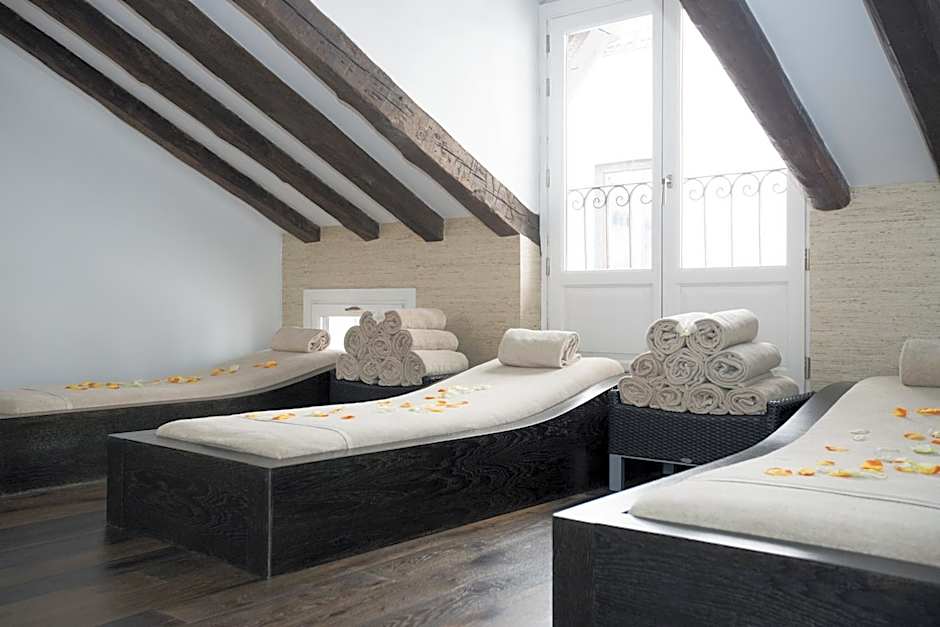 Hospes Puerta de Alcalá, a Member of Design Hotels