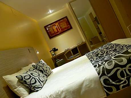 Comfort Double Room with Shower and  Disability Access