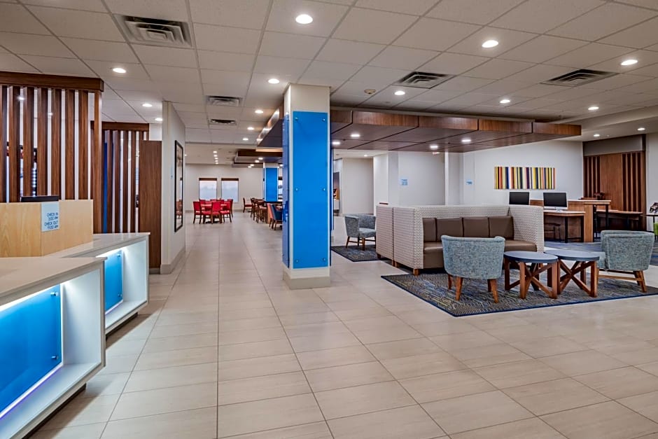 Holiday Inn Express & Suites N Waco Area - West, an IHG Hotel