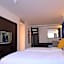 Pelican London Hotel And Residence