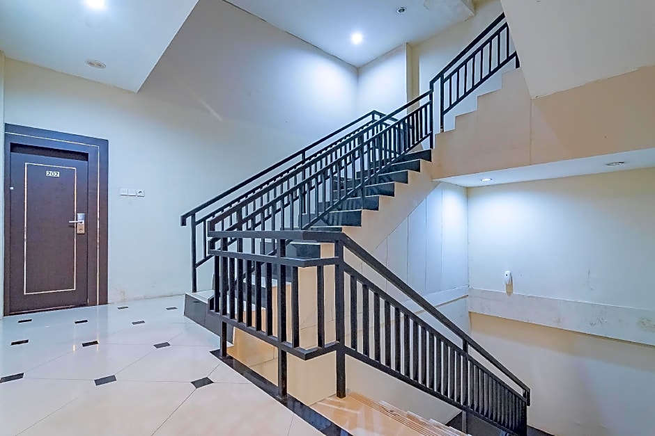 RedDoorz near Stadion Sanaman Mantikei