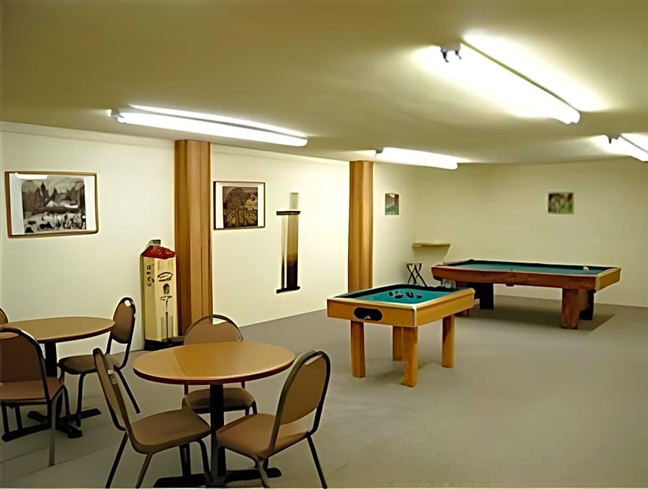 Hunters Lodge Motel