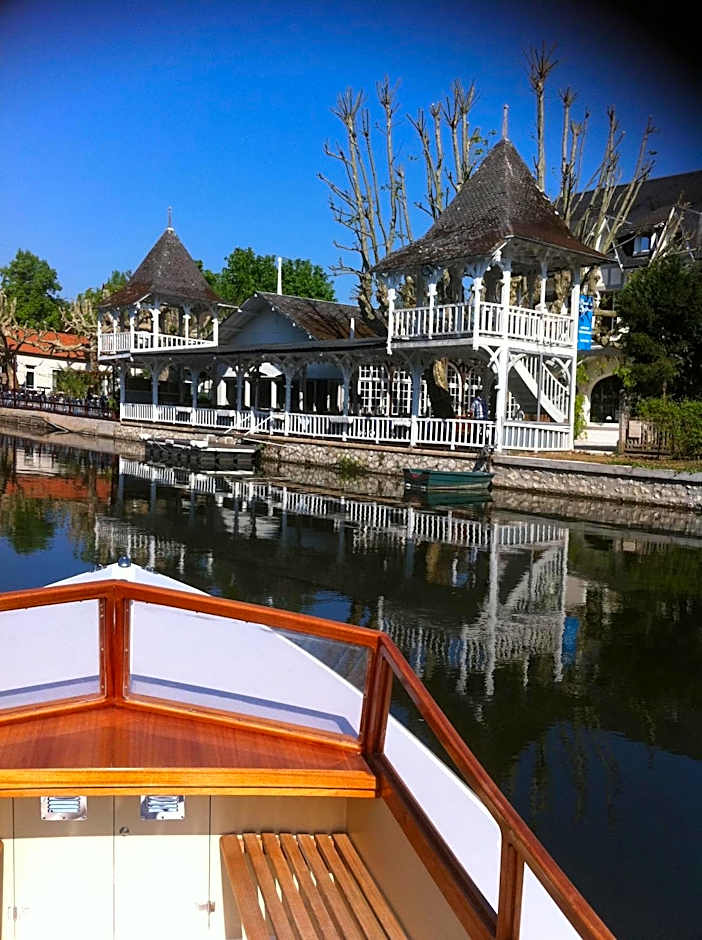 Hotel Restaurant Pavillon Bleu