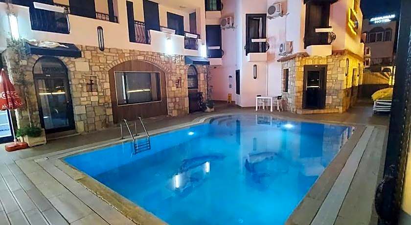 WB WEEKEND HOTEL AND SUITES