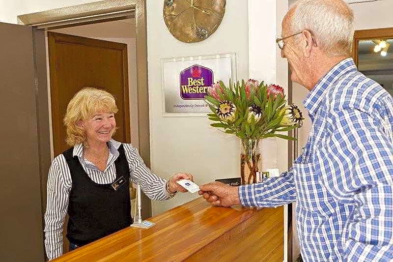 Hilltops Retreat Motor Inn