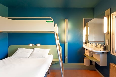 TWIN ROOM with Twin Beds