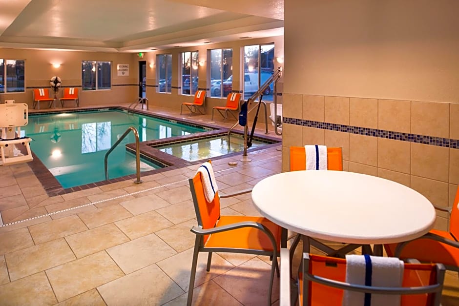 Holiday Inn Express & Suites Pittsburg By IHG