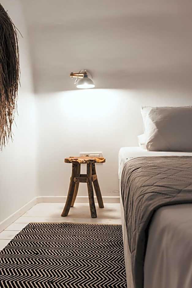 Bianco Diverso Suites