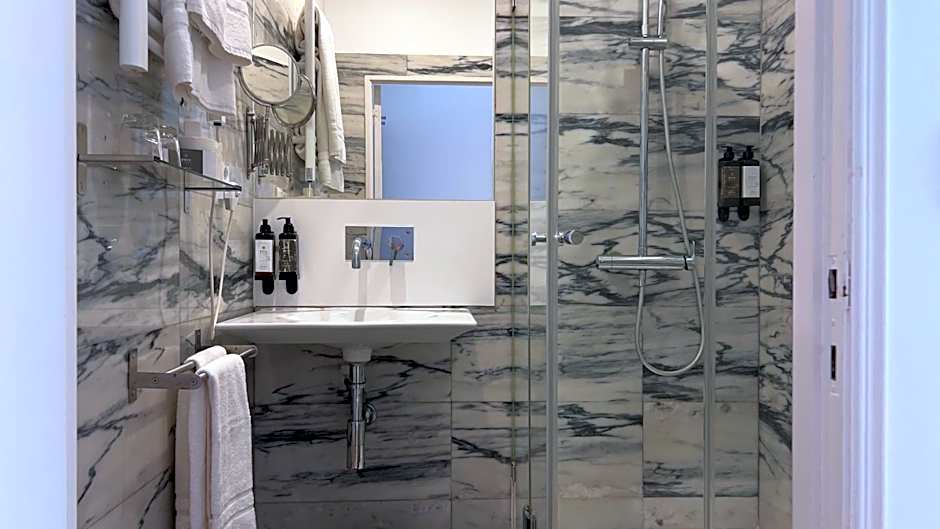 Quinta Colina by Shiadu