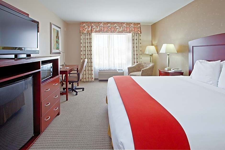 Holiday Inn Express & Suites College Station by IHG