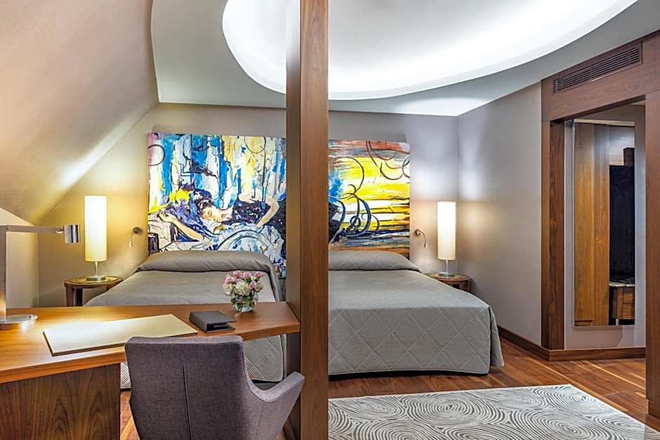 Photo 1 of 1 of Deluxe Suite, Sea View, Balcony