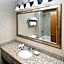 Red Lion Hotel Columbia Center