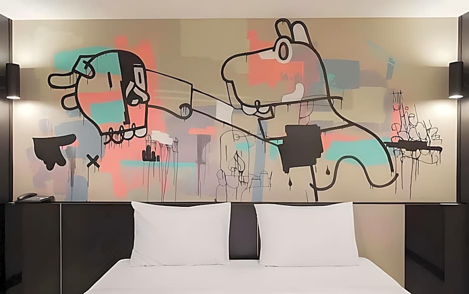 Pentahug Hotel
