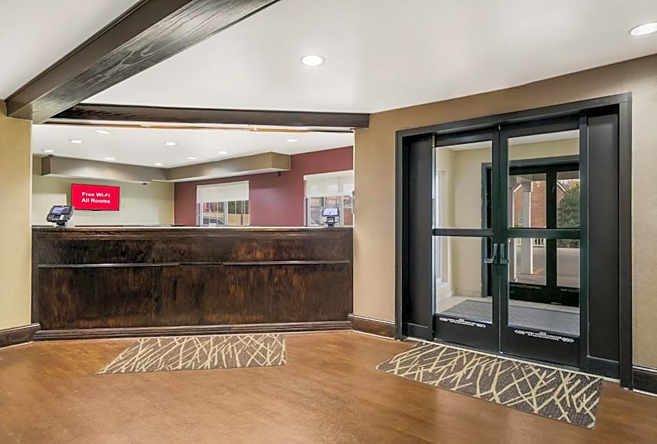 Red Roof Inn & Suites Knoxville East