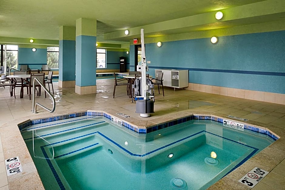 Holiday Inn Express & Suites Pueblo