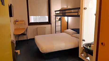 1 Double Bed