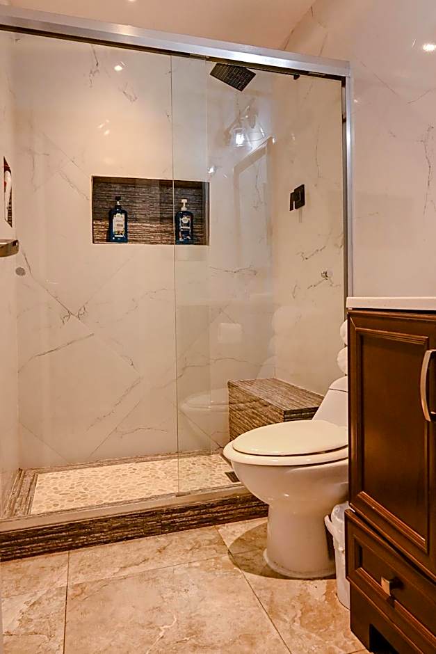 Tritons Place-Half Acre Oceanfront Paradise With Private Pool, Jacuzzi, Fire Pit, Beach Access