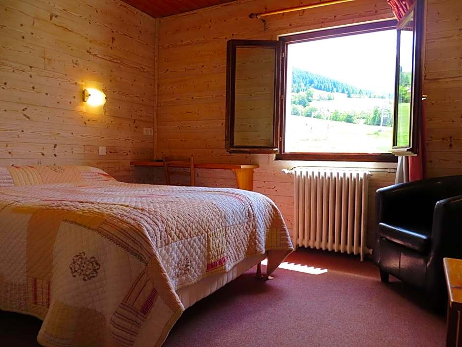 Photo 1 of 8 of Double Room