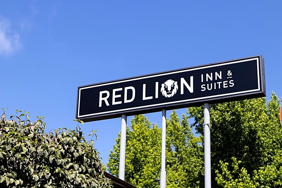 Red Lion Inn & Suites Vancouver