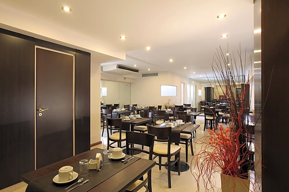 Europlaza Hotel & Suites