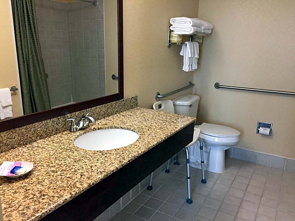 Best Western Plus Hannaford Inn & Suites
