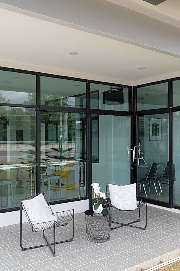 C2U Hotel Uthai Thani