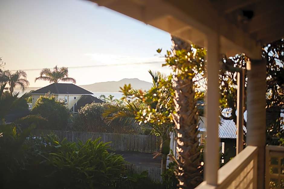 Emerald Inn on Takapuna Beach