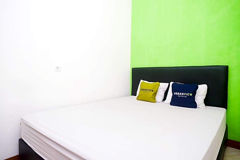 Urbanview Hotel AVA Semarang near Akademi Kepolisian Semarang by RedDoorz