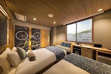 Twin Room with Shower