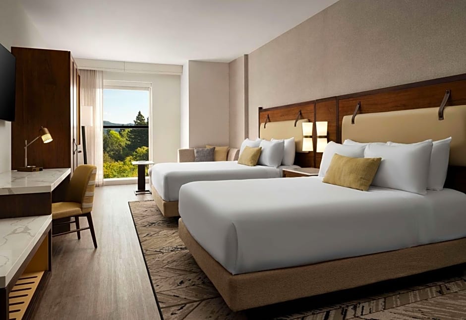 Hotel Centro Sonoma Wine Country, Tapestry Collection Hilton