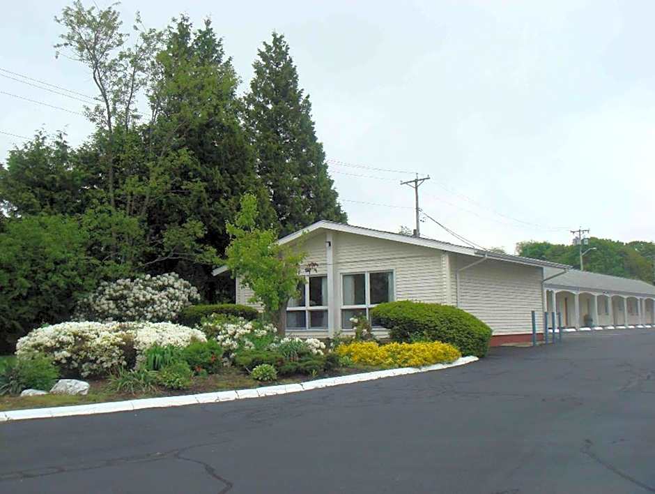 Harbor Base Inn