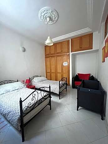 Large 3 Bedrooms Medina center Parking Secure