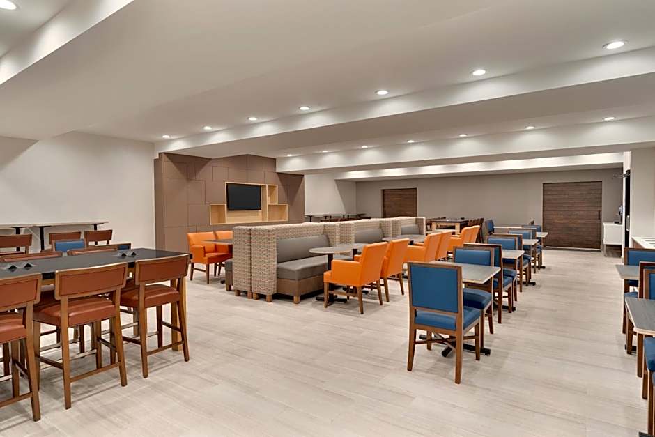 Holiday Inn Express Jamaica - JFK AirTrain - NYC By IHG